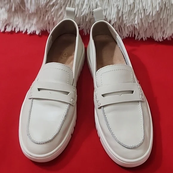 Vionic Uptown Penny Loafer - Picture 2 of 10